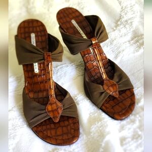 Donald J Pliner brown heels